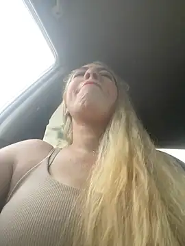viktoria davis  online show from 4, 7, 2026