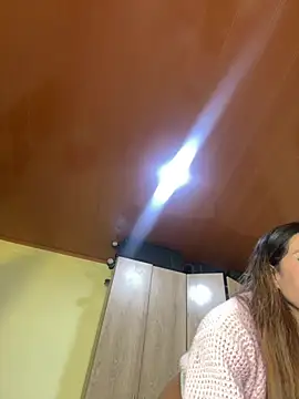 zoe storm online show from 21, 4, 2026