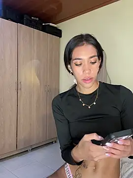 zoe storm online show from 24, 4, 2026