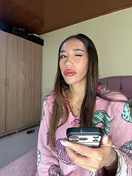 zoe storm online show from 19, 4, 2026