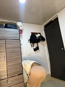 zoe storm online show from 26, 10, 2025