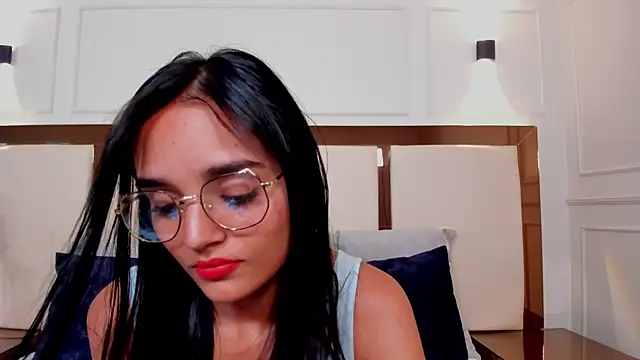 jhoanaduran  online show from 29, 1, 2025