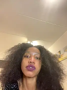 Snapshot of Go_Meg chatting on 5, 11, 2025 Go Meg online show from 5, 11, 2025