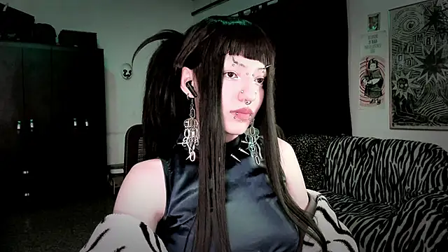 Snapshot of roxy_toxic chatting on 6, 3, 2026 roxy toxic online show from 6, 3, 2026