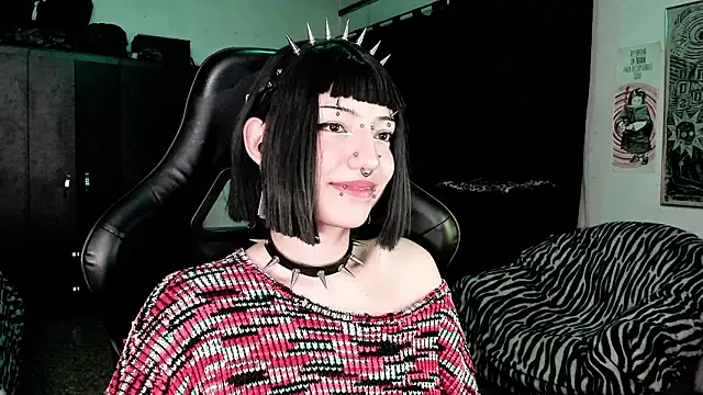 Snapshot of roxy_toxic chatting on 3, 2, 2026 roxy toxic online show from 3, 2, 2026