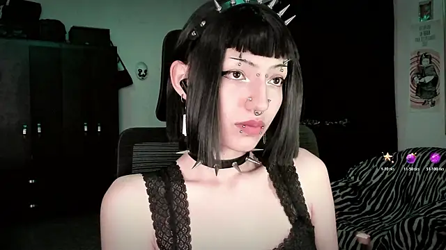 Snapshot of roxy_toxic chatting on 13, 2, 2026 roxy toxic online show from 13, 2, 2026