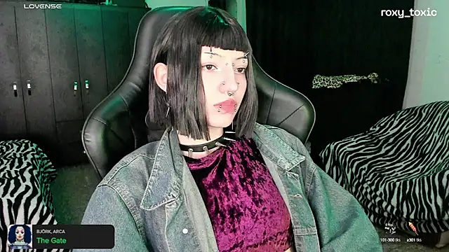 roxy toxic online show from 9, 10, 2025