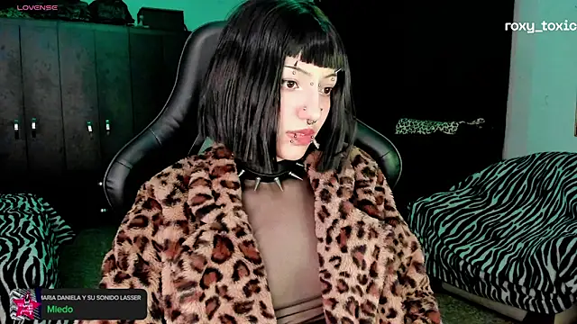 roxy toxic online show from 21, 10, 2025