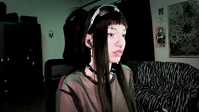 Snapshot of roxy_toxic chatting on 25, 3, 2026 roxy toxic online show from 25, 3, 2026