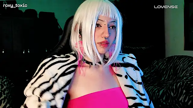 roxy toxic online show from 7, 11, 2025