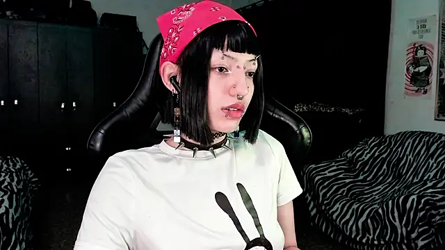 Snapshot of roxy_toxic chatting on 16, 1, 2026 roxy toxic online show from 16, 1, 2026