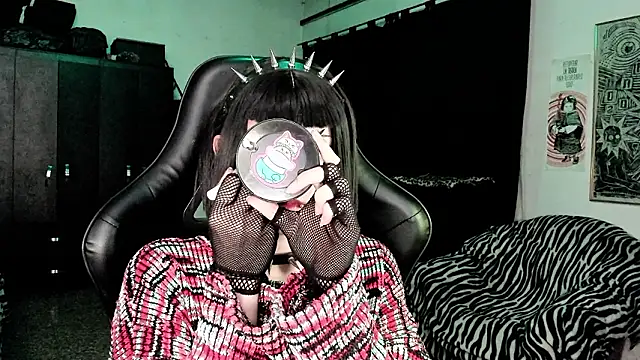 Snapshot of roxy_toxic chatting on 3, 2, 2026 roxy toxic online show from 3, 2, 2026