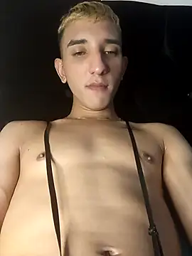 Snapshot of manu_stiv chatting on 8, 3, 2025 manu stiv online show from 8, 3, 2025