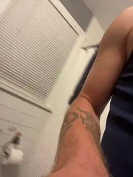 Snapshot of biggzee6 chatting on 8, 1, 2026 biggzee6 online show from 8, 1, 2026