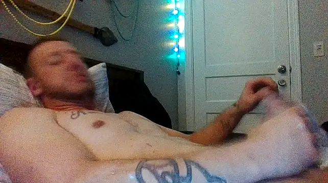 Snapshot of biggzee6 chatting on 11, 2, 2025 biggzee6 online show from 11, 2, 2025