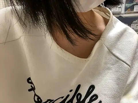 Snapshot of riri_riri_jp chatting on 14, 10, 2025 riri riri jp online show from 14, 10, 2025