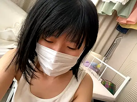 Snapshot of riri_riri_jp chatting on 13, 10, 2025 riri riri jp online show from 13, 10, 2025