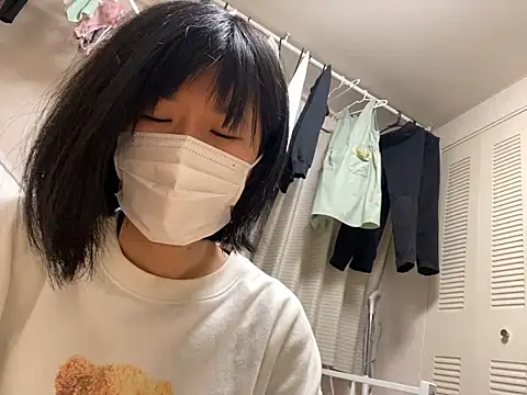 Snapshot of riri_riri_jp chatting on 28, 10, 2025 riri riri jp online show from 28, 10, 2025