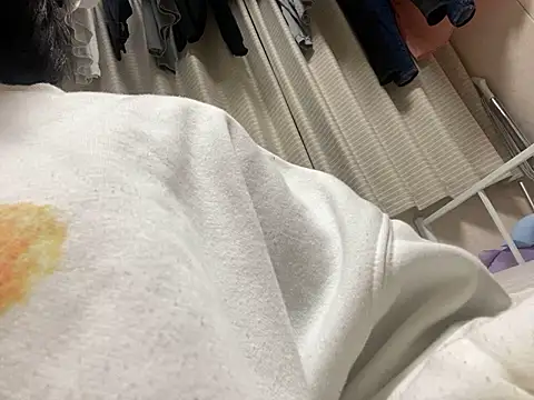 Snapshot of riri_riri_jp chatting on 27, 11, 2025 riri riri jp online show from 27, 11, 2025