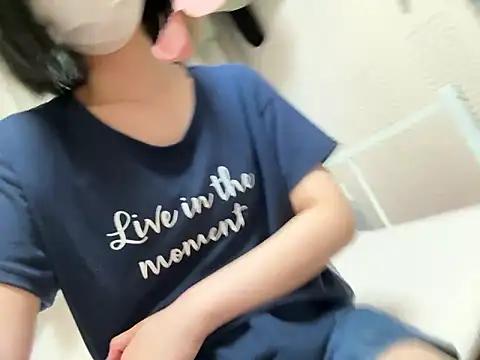 Snapshot of riri_riri_jp chatting on 1, 6, 2026 riri riri jp online show from 1, 6, 2026