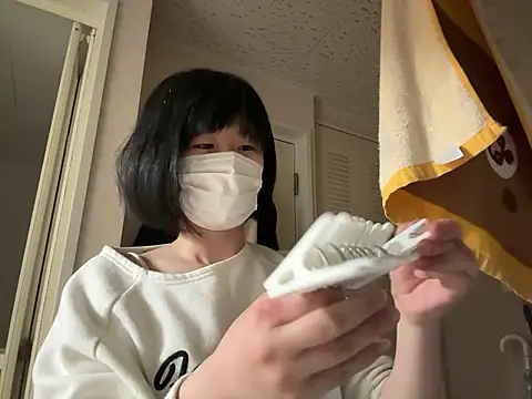 Snapshot of riri_riri_jp chatting on 28, 4, 2026 riri riri jp online show from 28, 4, 2026