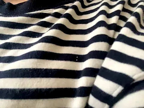 Snapshot of riri_riri_jp chatting on 16, 11, 2025 riri riri jp online show from 16, 11, 2025