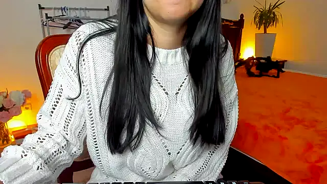 Tianiaa online show from 4, 11, 2025