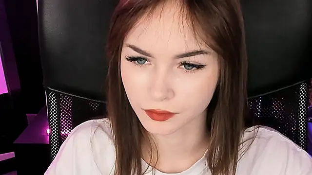 DakotaaJohnnson online show from 11, 2, 2025