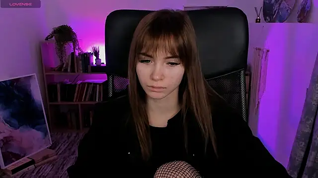 DakotaaJohnnson online show from 28, 2, 2025