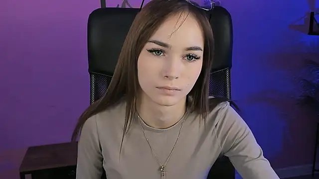 DakotaaJohnnson online show from 12, 2, 2025