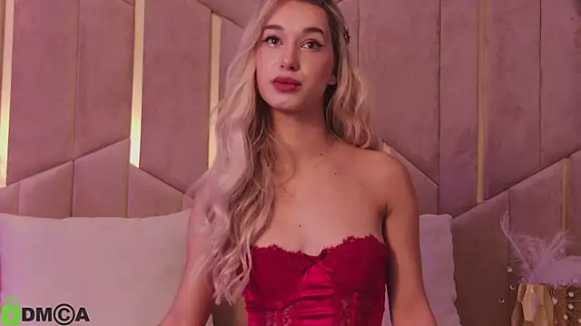 Snapshot of MaeveDream chatting on 16, 11, 2025 MaeveDream online show from 16, 11, 2025