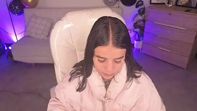 Nicole Foxx  online show from 19, 4, 2026