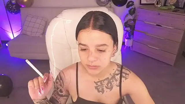 Nicole Foxx  online show from 20, 4, 2026