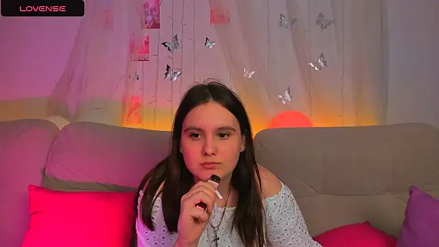 Chelsy Berry online show from 2, 2, 2025