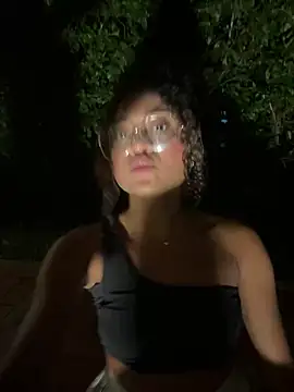 Snapshot of Ariana_lily_ chatting on 16, 3, 2025 Ariana lily online show from 16, 3, 2025