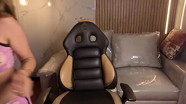 Kitten Cam online show from 11, 1, 2026