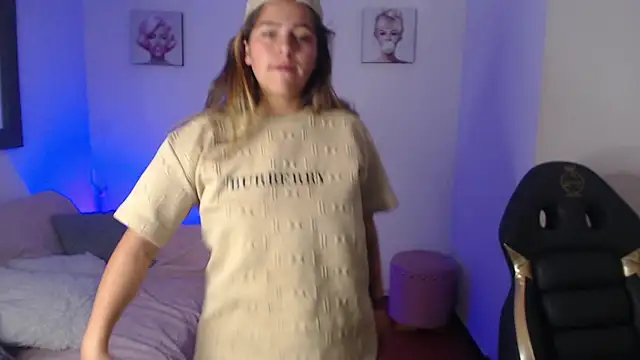 Kitten Cam online show from 21, 12, 2025