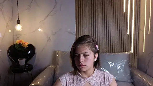 Snapshot of Kitten_Cam chatting on 12, 6, 2026 Kitten Cam online show from 12, 6, 2026