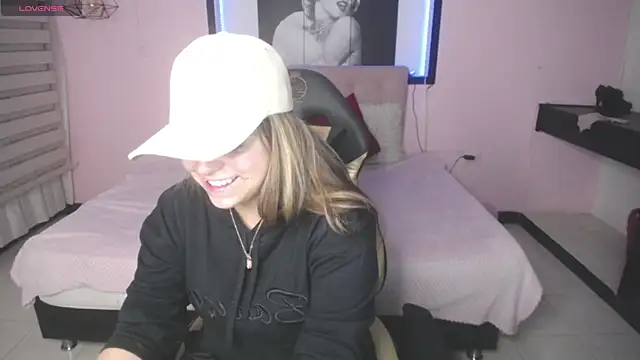 Kitten Cam online show from 8, 11, 2025