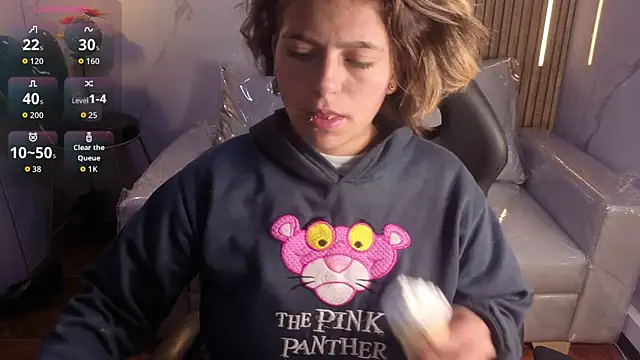 Kitten Cam online show from 12, 4, 2026