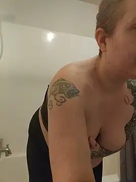 TattedMamaXOXO online show from 9, 3, 2026