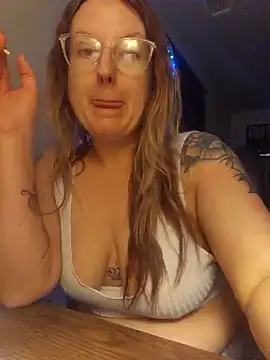 TattedMamaXOXO online show from 5, 2, 2025