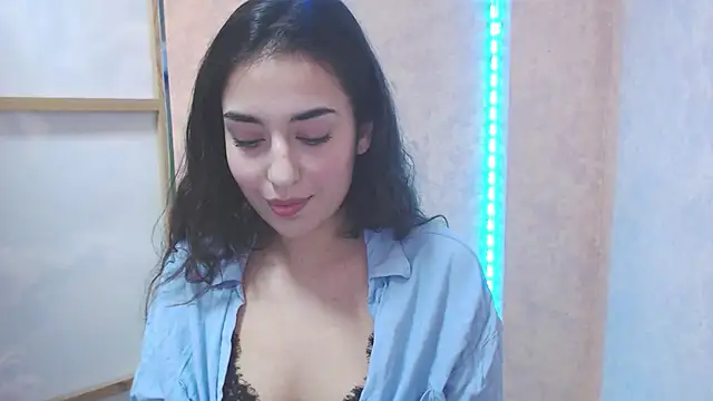 Lovelllyy online show from 13, 2, 2025