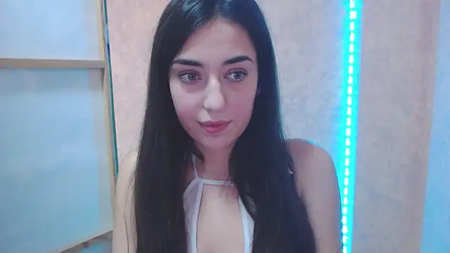Lovelllyy online show from 20, 2, 2025