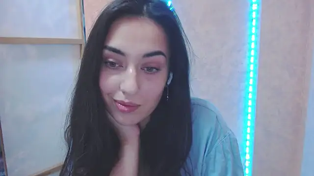 Lovelllyy online show from 24, 2, 2025
