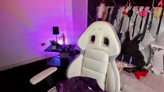 victoria  floyd online show from 10, 1, 2026