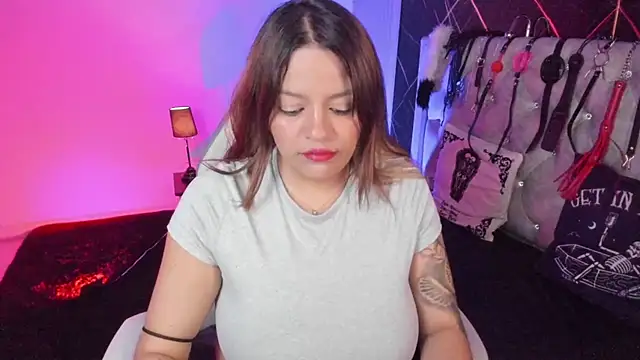 victoria  floyd online show from 21, 4, 2026