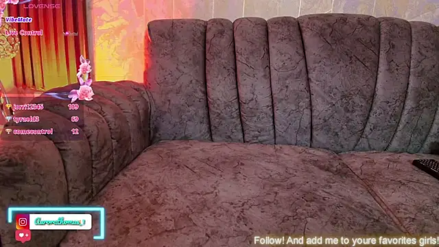 Snapshot of Aurora_thomas__1 chatting on 5, 2, 2025 Aurora thomas 1 online show from 5, 2, 2025