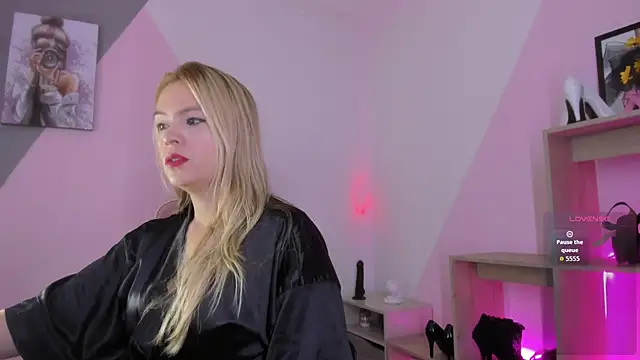 RayaCarr  online show from 27, 10, 2025