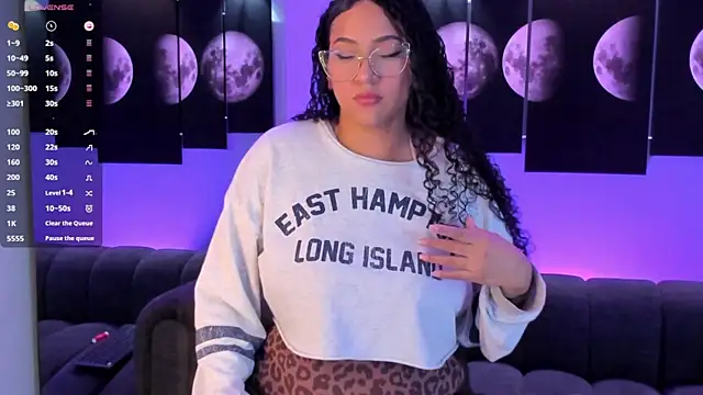 tatii moon online show from 26, 2, 2025